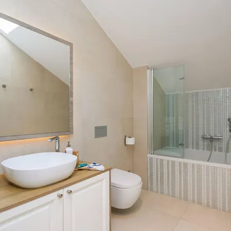 Luxury Family Paradise With Private Pool, Jacuzzi, Sauna And Gym Near The In Kastel Luksic - Split 4*
